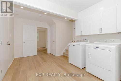 2459 Yarmout Crescent, Oakville, ON - Indoor Photo Showing Laundry Room