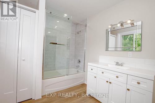 2459 Yarmout Crescent, Oakville, ON - Indoor Photo Showing Bathroom