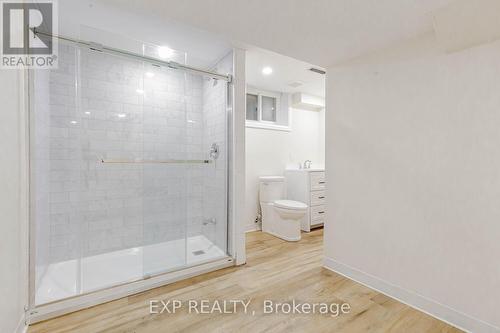 2459 Yarmout Crescent, Oakville, ON - Indoor Photo Showing Bathroom