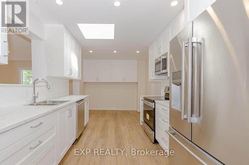 2459 Yarmout Crescent, Oakville, ON - Indoor Photo Showing Kitchen With Double Sink