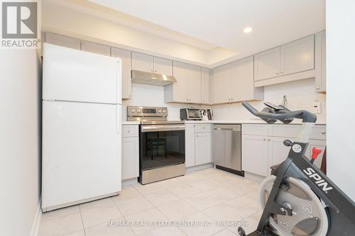 3 Candy Crescent, Brampton, ON - Indoor Photo Showing Kitchen