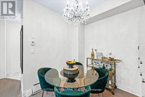 8 - 12 Applewood Lane, Toronto, ON - Indoor Photo Showing Dining Room