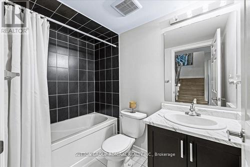 8 - 12 Applewood Lane, Toronto, ON - Indoor Photo Showing Bathroom