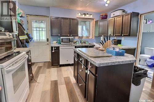 431 9Th Street E, Prince Albert, SK - Indoor Photo Showing Kitchen