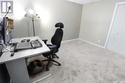 229 6Th Avenue Nw, Swift Current, SK - Indoor Photo Showing Office