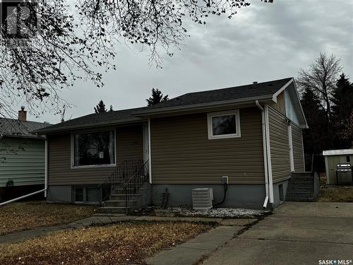 243 Dominion Road, Assiniboia, SK - Outdoor