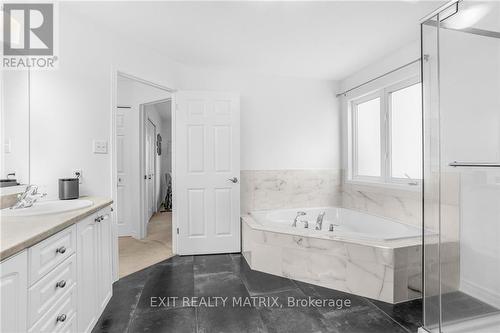 171 Louise Street, Clarence-Rockland, ON - Indoor Photo Showing Bathroom