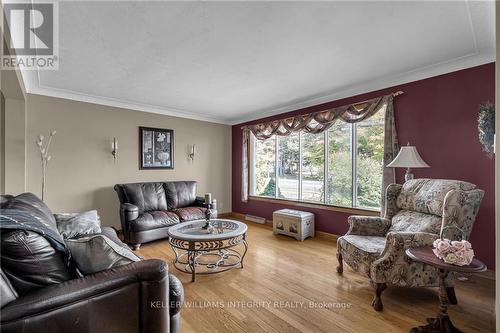 611 Mcconnell Street, Cornwall, ON - Indoor Photo Showing Living Room