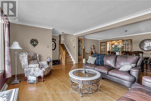 611 Mcconnell Street, Cornwall, ON - Indoor Photo Showing Living Room