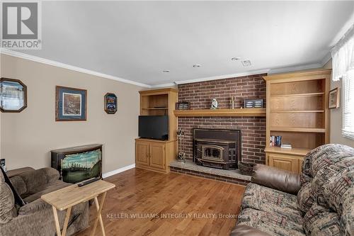 611 Mcconnell Street, Cornwall, ON - Indoor Photo Showing Living Room With Fireplace