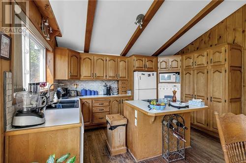 611 Mcconnell Street, Cornwall, ON - Indoor Photo Showing Kitchen With Double Sink