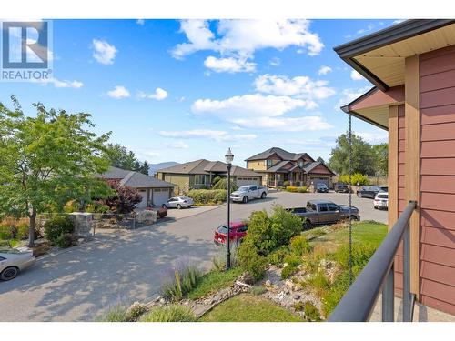 1035 Hume Avenue, Kelowna, BC - Outdoor