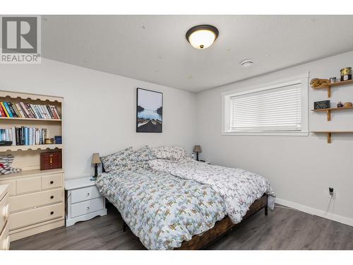 1035 Hume Avenue, Kelowna, BC - Indoor Photo Showing Bedroom