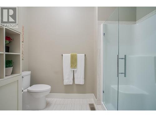 1836 Tower Ranch Boulevard Unit# 1, Kelowna, BC - Indoor Photo Showing Bathroom