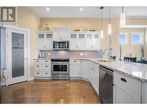 1836 Tower Ranch Boulevard Unit# 1, Kelowna, BC - Indoor Photo Showing Kitchen With Upgraded Kitchen