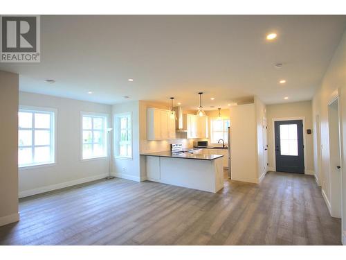 2020 14 Avenue Se, Salmon Arm, BC - Indoor