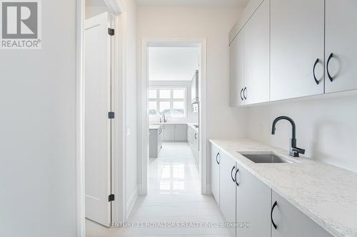 80 James Walker Avenue, Caledon, ON - Indoor Photo Showing Kitchen