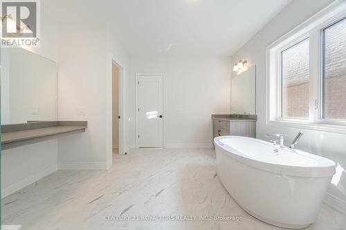 80 James Walker Avenue, Caledon, ON - Indoor Photo Showing Bathroom