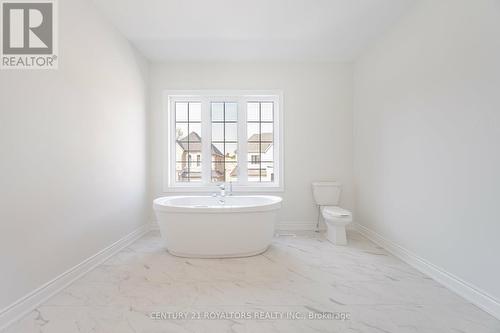 80 James Walker Avenue, Caledon, ON - Indoor Photo Showing Bathroom