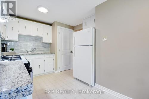 65 Brendawood Crescent, Waterloo, ON - Indoor Photo Showing Kitchen