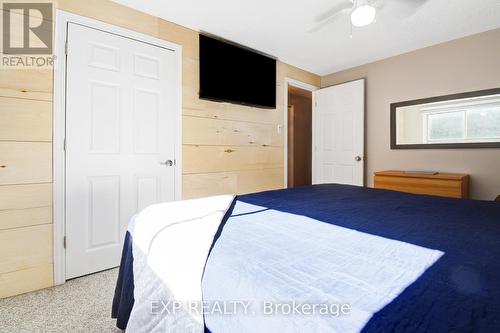 65 Brendawood Crescent, Waterloo, ON - Indoor Photo Showing Bedroom