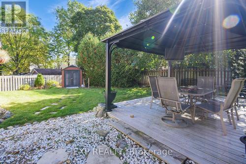 65 Brendawood Crescent, Waterloo, ON - Outdoor