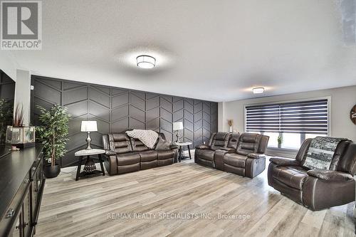 1467 Norfolk County  19 Road, Norfolk, ON - Indoor Photo Showing Living Room