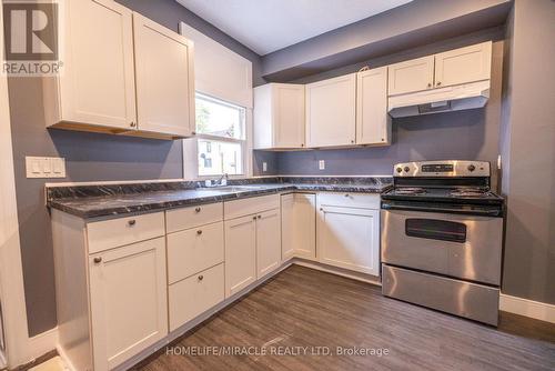 139 Superior Street, Brantford, ON - Indoor Photo Showing Kitchen