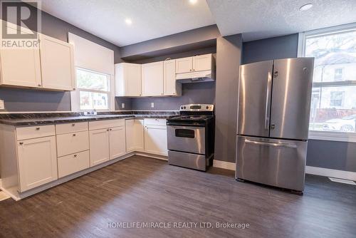 139 Superior Street, Brantford, ON - Indoor Photo Showing Kitchen