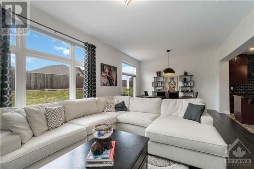 604 Enclave Lane, Clarence-Rockland (606 - Town Of Rockland), ON - Indoor Photo Showing Living Room