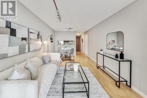 802 - 44 St Joseph Street, Toronto, ON - Indoor Photo Showing Living Room