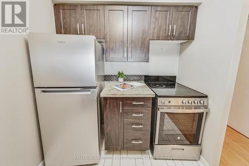 802 - 44 St Joseph Street, Toronto, ON - Indoor Photo Showing Kitchen