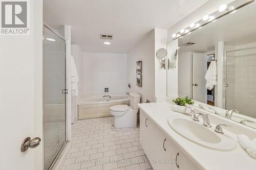 802 - 44 St Joseph Street, Toronto, ON - Indoor Photo Showing Bathroom