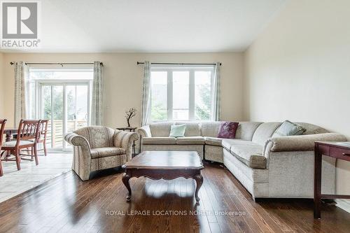 33 Grand Poplar Lane, Wasaga Beach, ON - Indoor Photo Showing Living Room