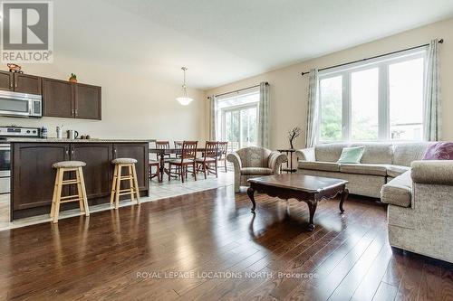 33 Grand Poplar Lane, Wasaga Beach, ON - Indoor Photo Showing Living Room