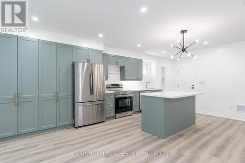 247 Diana Drive, Orillia, ON - Indoor Photo Showing Kitchen With Upgraded Kitchen