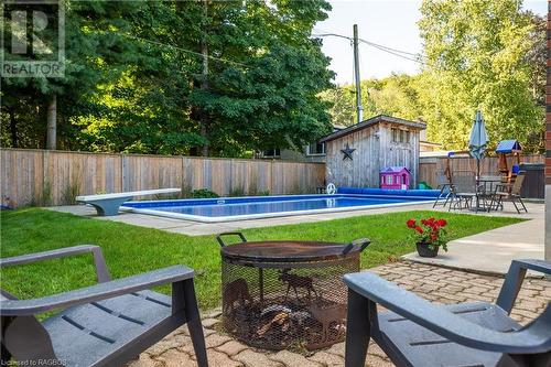 583 6Th Street W, Owen Sound, ON - Outdoor With In Ground Pool With Backyard