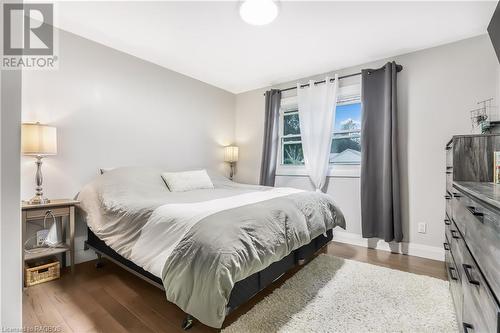 583 6Th Street W, Owen Sound, ON - Indoor Photo Showing Bedroom