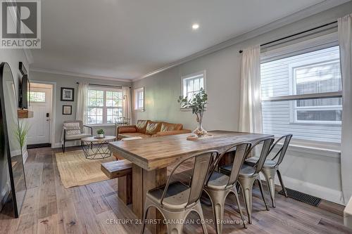 105 Emery Street E, London, ON - Indoor Photo Showing Dining Room