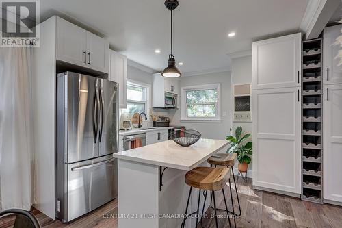 105 Emery Street E, London, ON - Indoor Photo Showing Kitchen