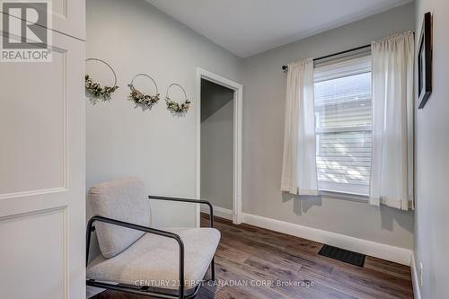 105 Emery Street E, London, ON - Indoor Photo Showing Bedroom