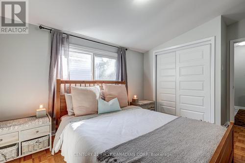 105 Emery Street E, London, ON - Indoor Photo Showing Bedroom