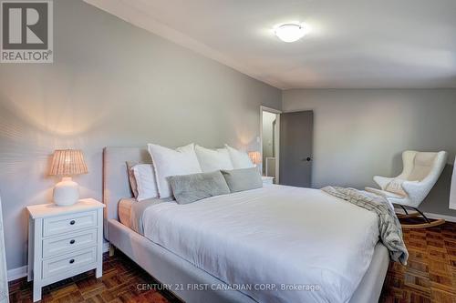 105 Emery Street E, London, ON - Indoor Photo Showing Bedroom