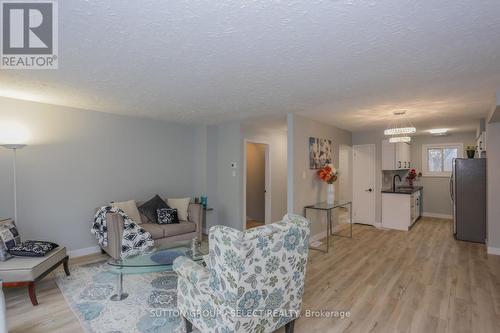 28 - 1600 Culver Drive, London, ON - Indoor Photo Showing Living Room