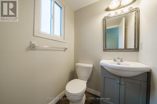 495 Springbank Avenue, Woodstock, ON - Indoor Photo Showing Bathroom