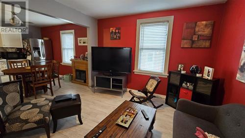 275 First Ave, Sault Ste Marie, ON - Indoor Photo Showing Living Room