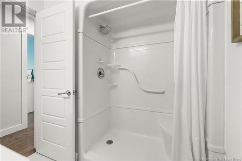 7 Kingsway Crescent, Moncton, NB - Indoor Photo Showing Bathroom