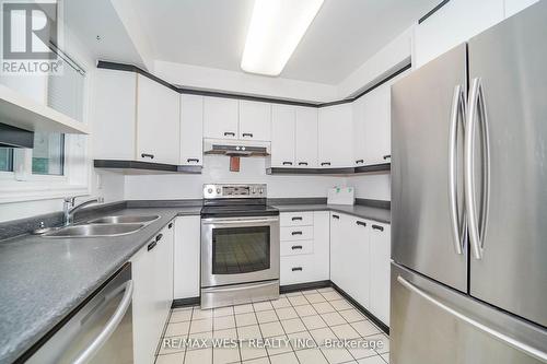 34 O'Shea Crescent, Toronto, ON - Indoor Photo Showing Kitchen With Double Sink