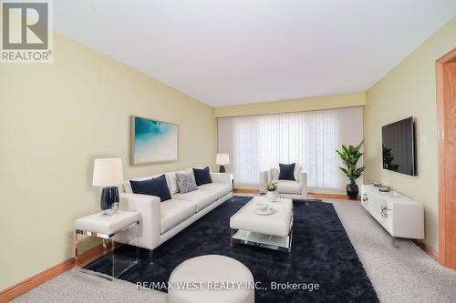 34 O'Shea Crescent, Toronto, ON - Indoor Photo Showing Living Room