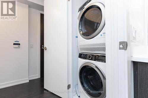 501 - 219 Dundas Street, Toronto, ON - Indoor Photo Showing Laundry Room